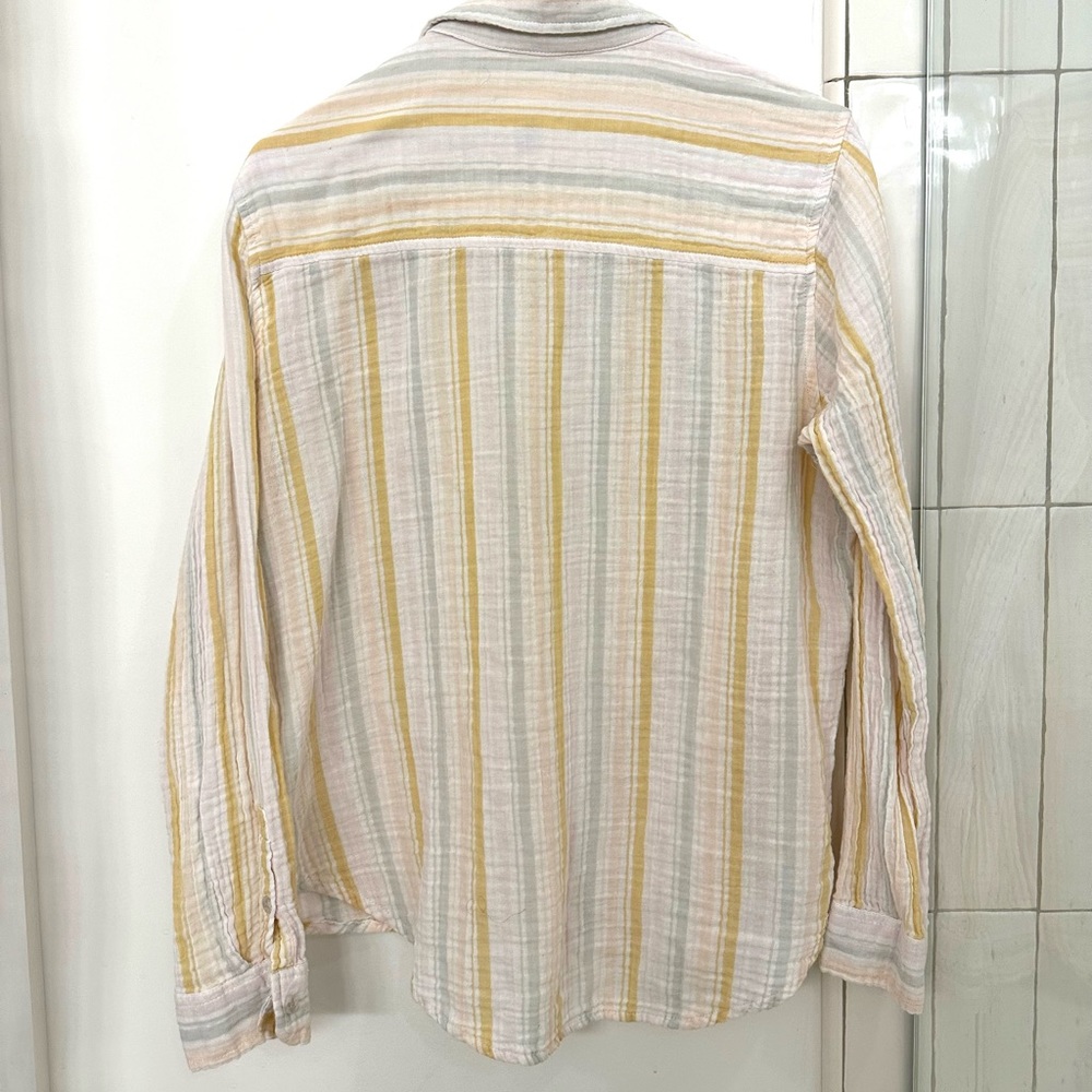 Universal Thread Shirt - Picture 2 of 2